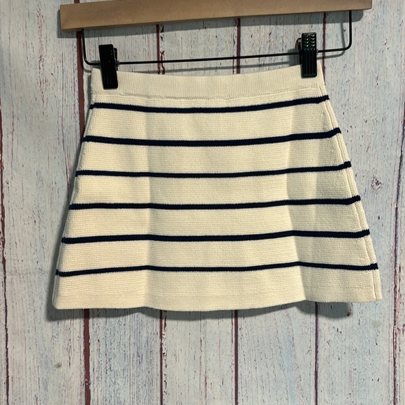 NWOT J. Crew Crewcuts Girls' sweater-skirt in stripe - Picture 5 of 8